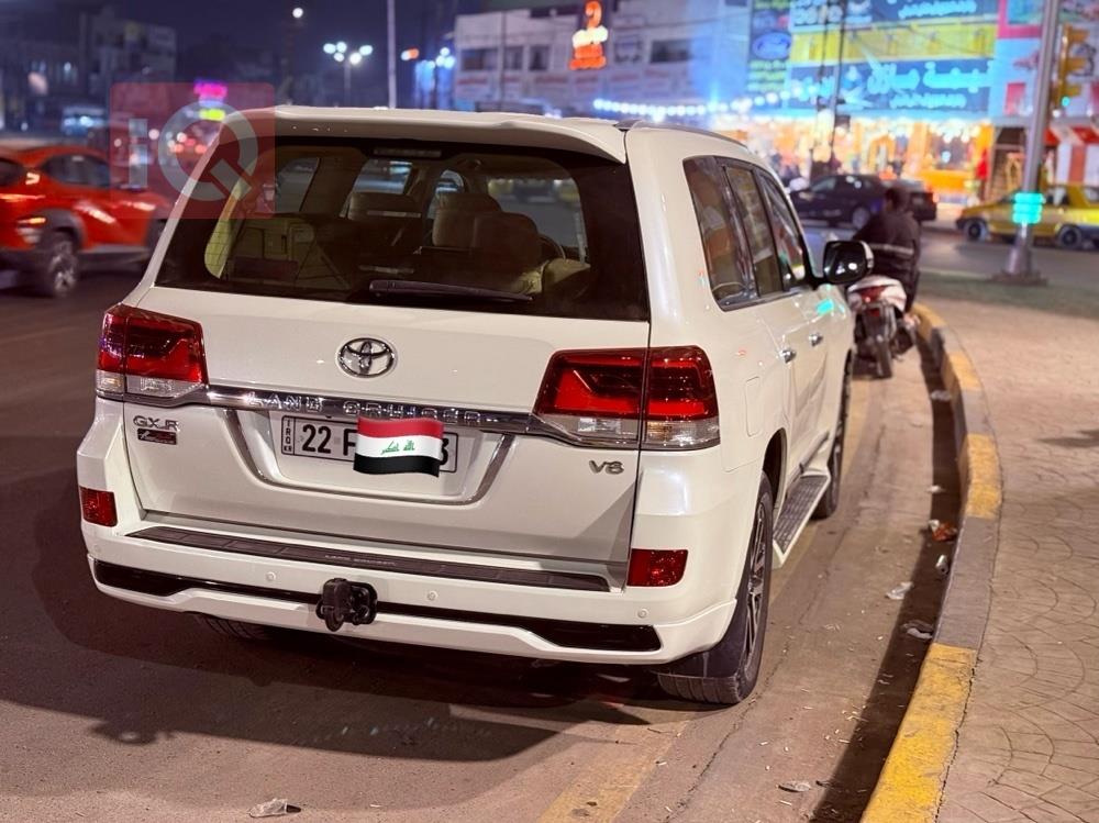 تۆیۆتا لاند کروزەر